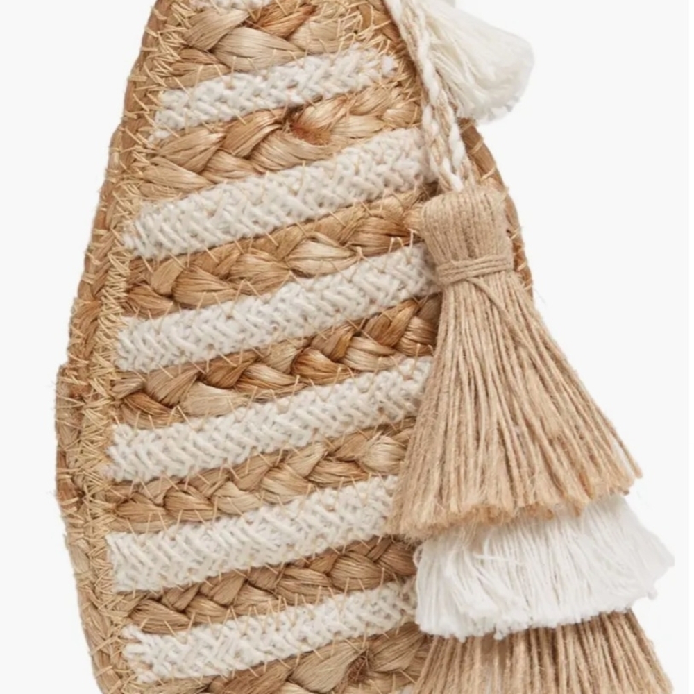 Anthropologie Shiraleah Mare Woven Tassel Clutch Bag in Natural Jute and Cream - Picture 5 of 13